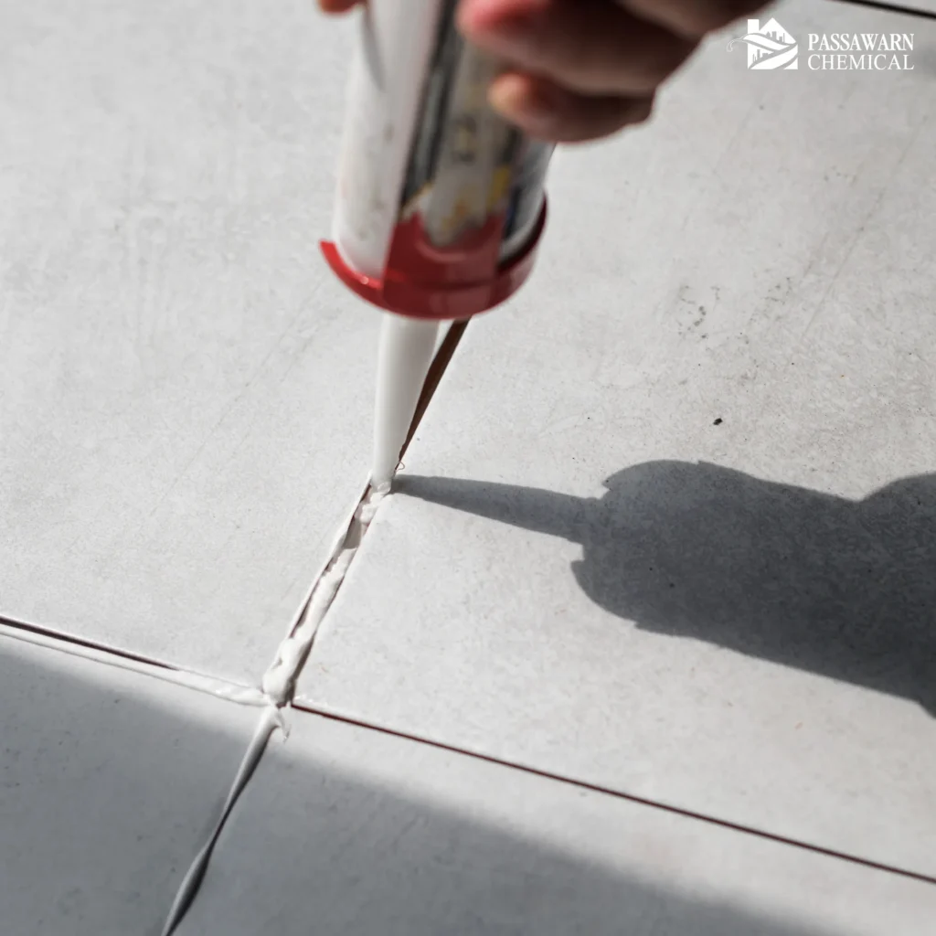 5 เทคนิคใช้สเปรย์กาวให้ "ติดหนึบ" และป้องกันความชื้นรั่วซึม